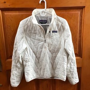 Patagonia women’s nano puff pullover.
